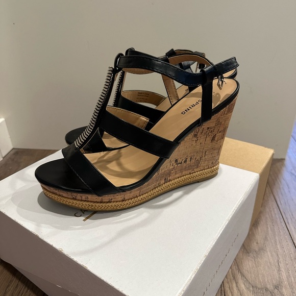 Call It Spring Wedge Heels - Picture 2 of 3